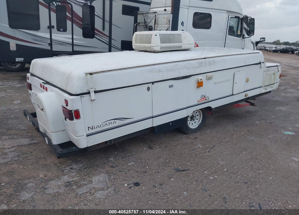 2003 COLEMAN OTHER VIN: 4CP695H1X37235741