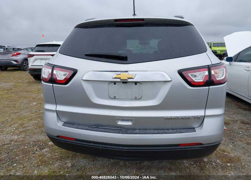 2015 CHEVROLET TRAVERSE LS VIN: 1GNKRFKD2FJ223569