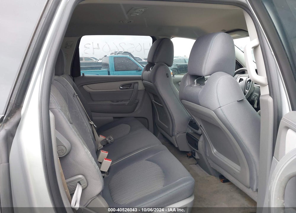 2015 CHEVROLET TRAVERSE LS VIN: 1GNKRFKD2FJ223569