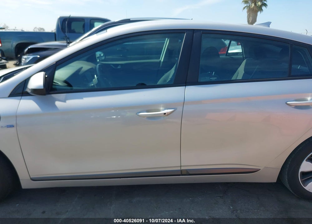 2019 HYUNDAI IONIQ PLUG-IN HYBRID VIN: KMHC65LDXKU147179