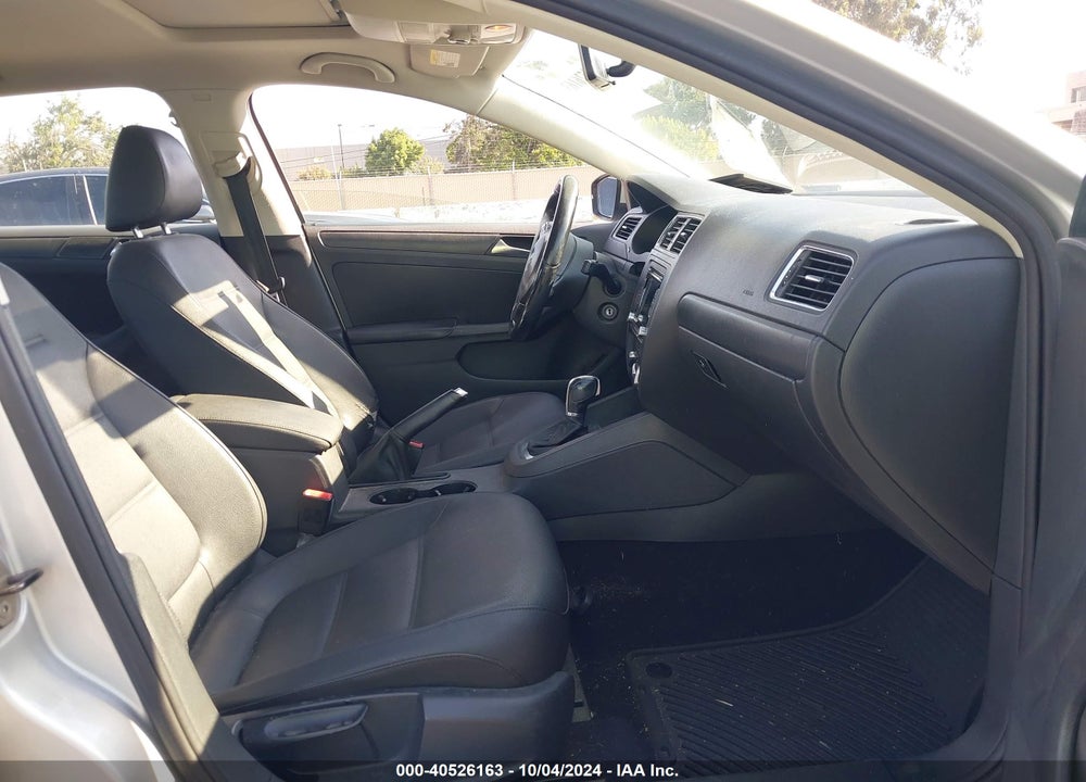 2012 VOLKSWAGEN JETTA 2.5L SE VIN: 3VWDP7AJ3CM372492