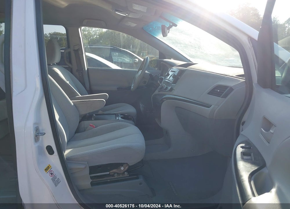 2011 TOYOTA SIENNA LE V6 VIN: 5TDKK3DC9BS073831