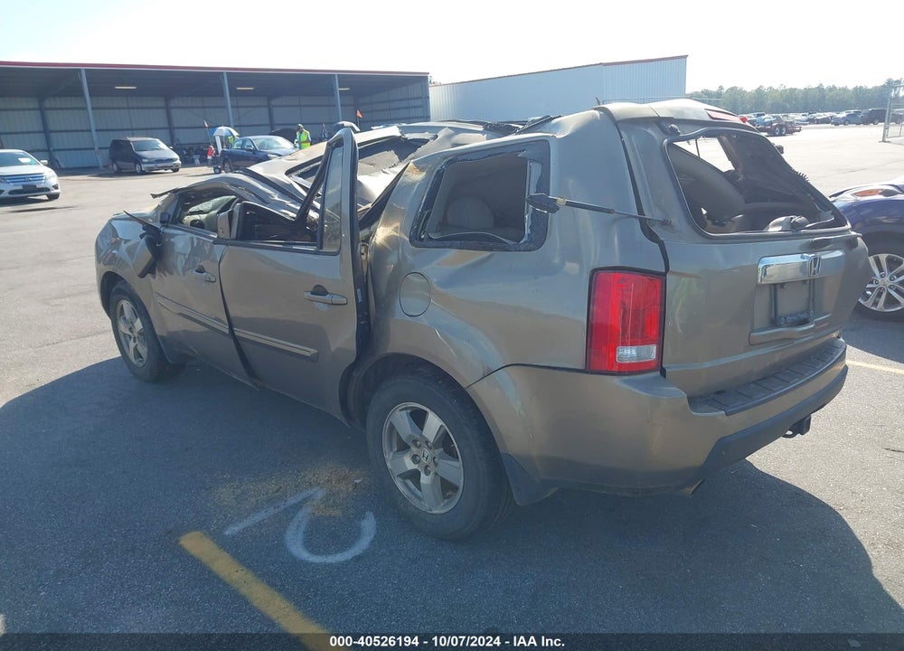 2011 HONDA PILOT EX-L VIN: 5FNYF4H5XBB051048