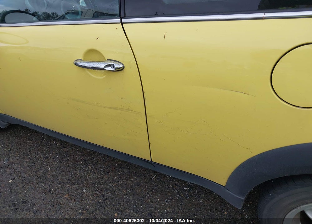 2005 MINI COOPER VIN: WMWRC33595TK60715