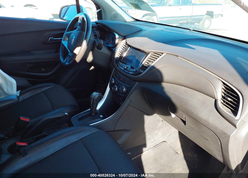2020 CHEVROLET TRAX FWD LT VIN: 3GNCJLSBXLL117528