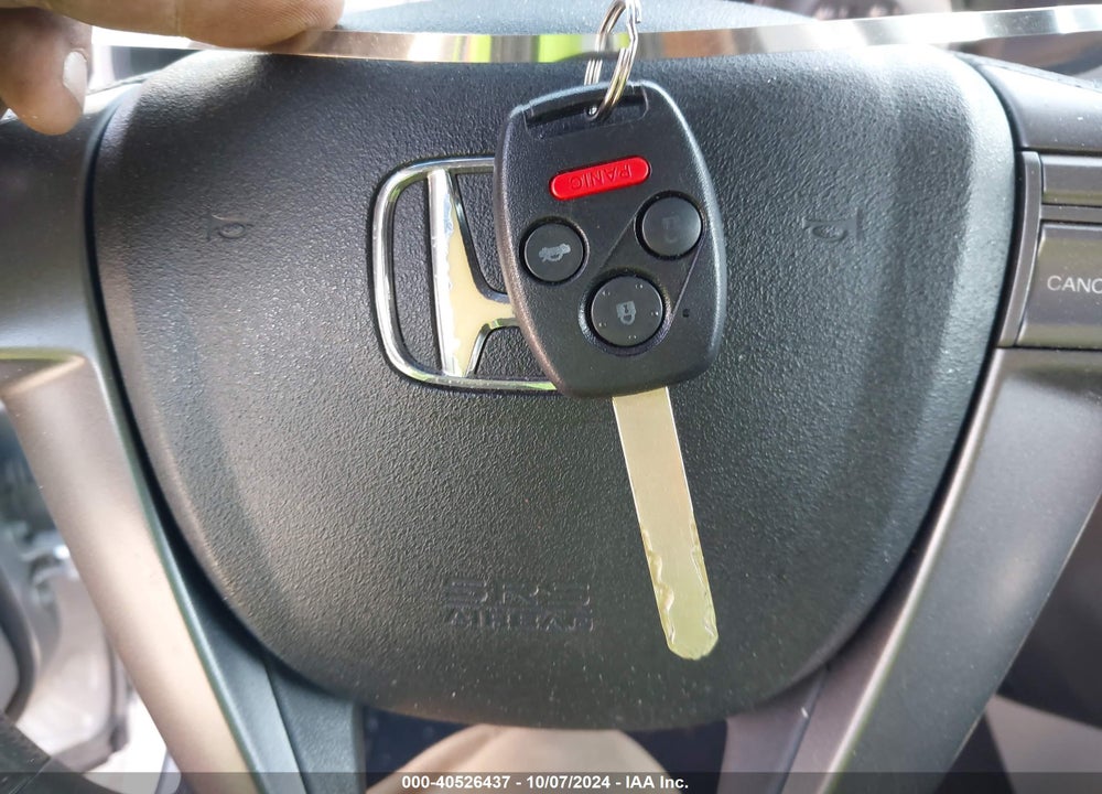 2010 HONDA PILOT LX VIN: 5FNYF3H22AB017698