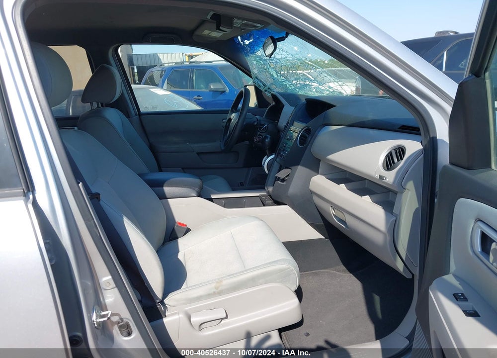 2010 HONDA PILOT LX VIN: 5FNYF3H22AB017698