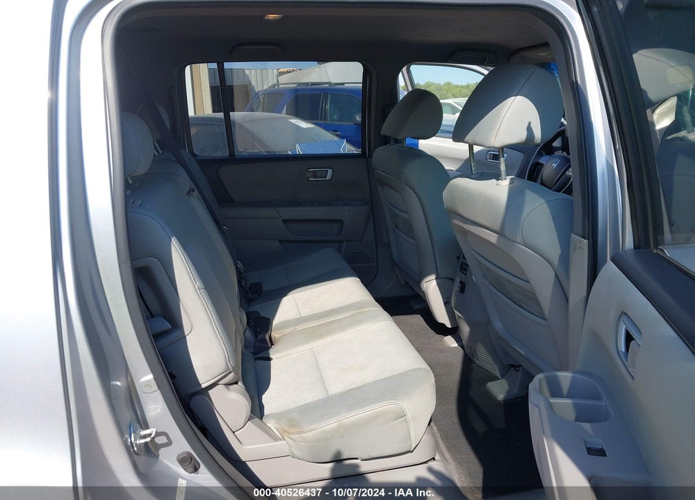 2010 HONDA PILOT LX VIN: 5FNYF3H22AB017698