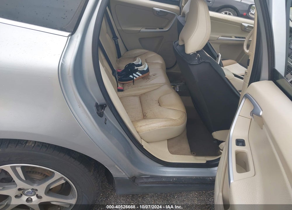 2011 VOLVO XC60 T6/T6 R-DESIGN VIN: YV4902DZ7B2215911