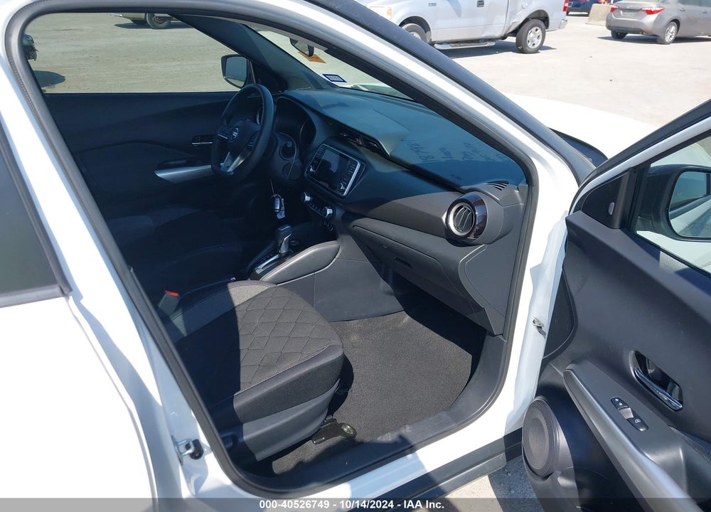2019 NISSAN KICKS SV VIN: 3N1CP5CU3KL516673