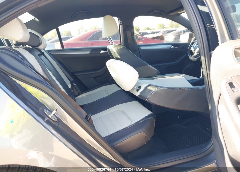 2016 VOLKSWAGEN JETTA 1.8T SPORT VIN: 3VWD17AJ7GM276047