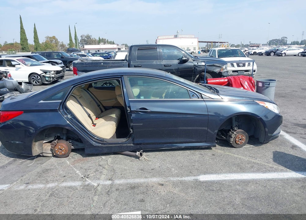 2014 HYUNDAI SONATA GLS VIN: 5NPEB4AC7EH913588