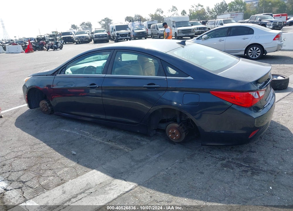 2014 HYUNDAI SONATA GLS VIN: 5NPEB4AC7EH913588