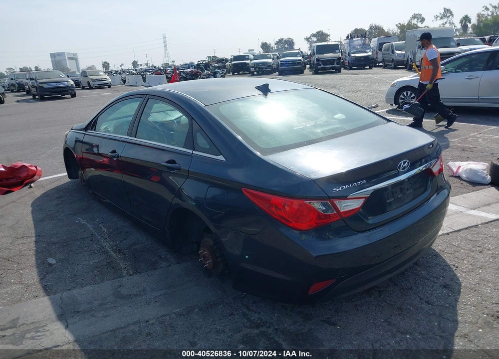 2014 HYUNDAI SONATA GLS VIN: 5NPEB4AC7EH913588