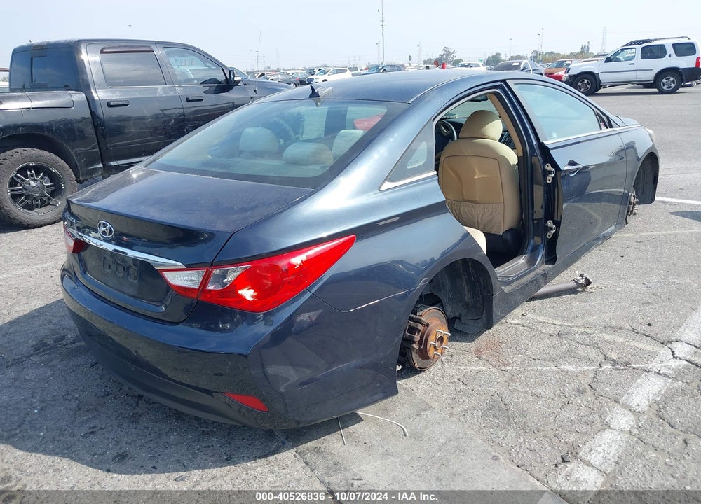 2014 HYUNDAI SONATA GLS VIN: 5NPEB4AC7EH913588
