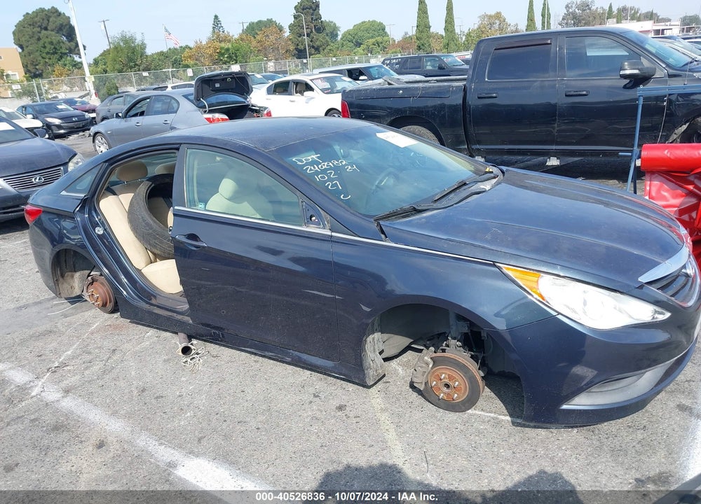 2014 HYUNDAI SONATA GLS VIN: 5NPEB4AC7EH913588