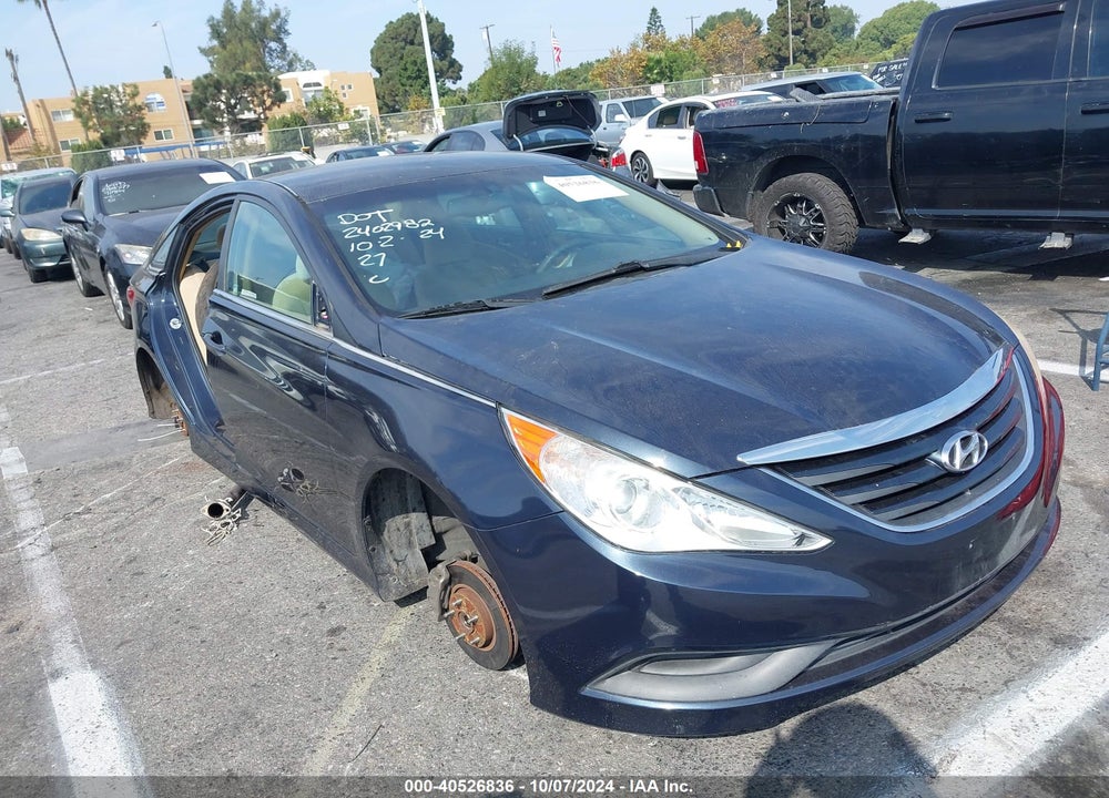 2014 HYUNDAI SONATA GLS VIN: 5NPEB4AC7EH913588