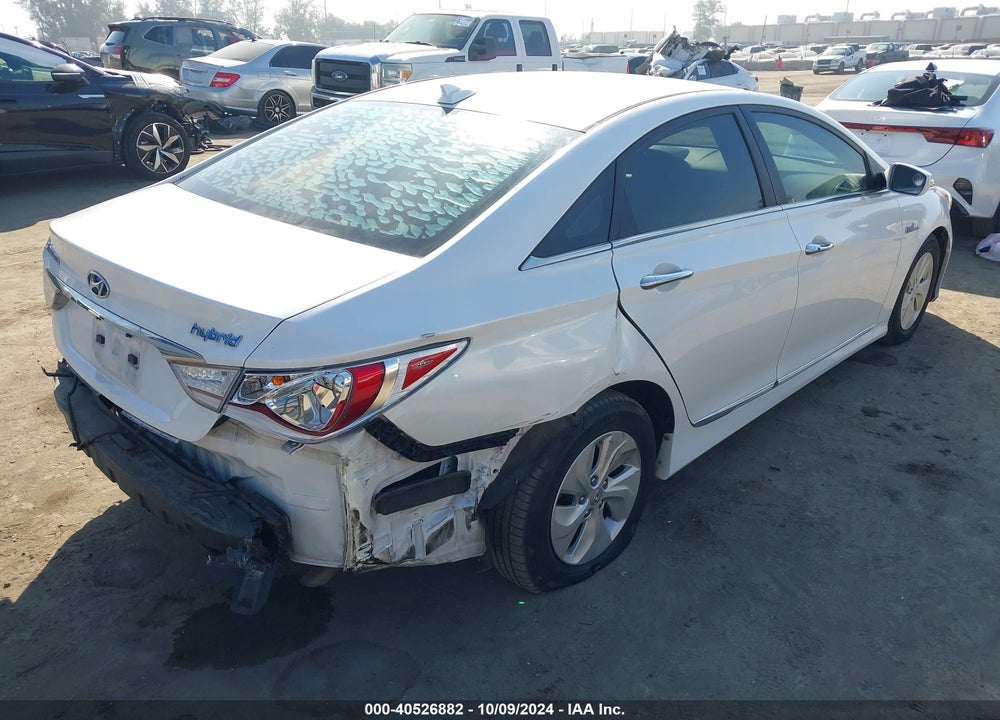 2015 HYUNDAI SONATA HYBRID VIN: KMHEC4A47FA130927