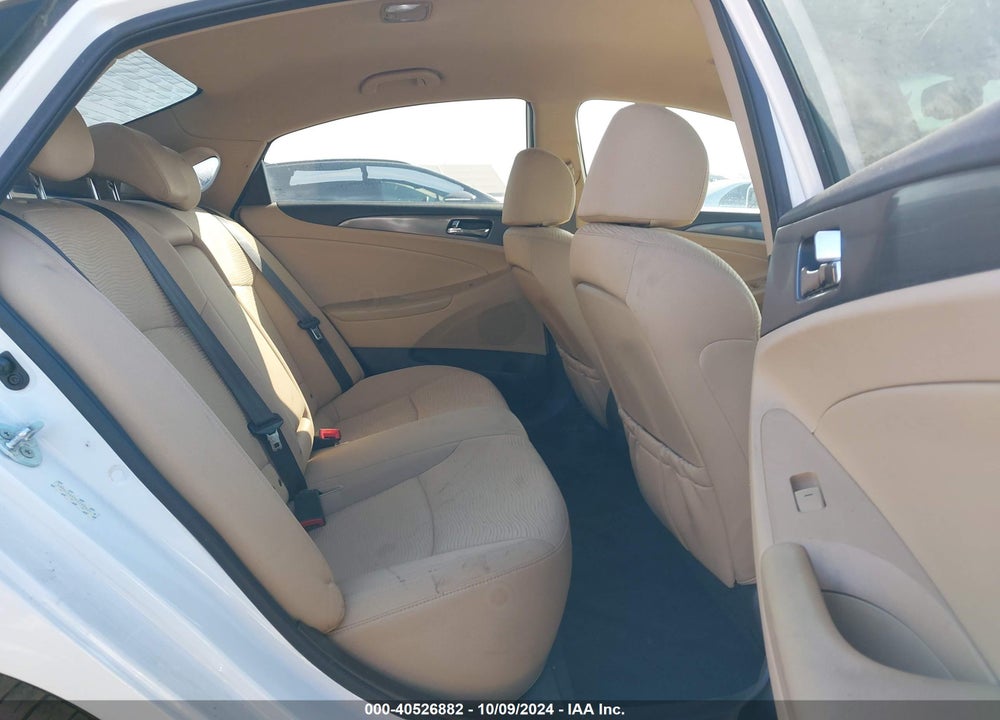 2015 HYUNDAI SONATA HYBRID VIN: KMHEC4A47FA130927