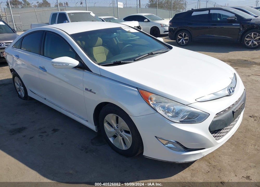 2015 HYUNDAI SONATA HYBRID VIN: KMHEC4A47FA130927