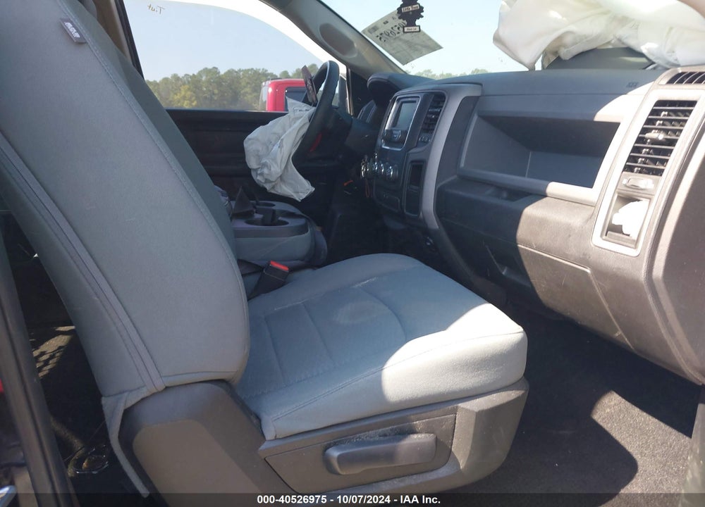 2018 RAM 1500 EXPRESS 4X4 5'7 BOX VIN: 1C6RR7KG7JS102196