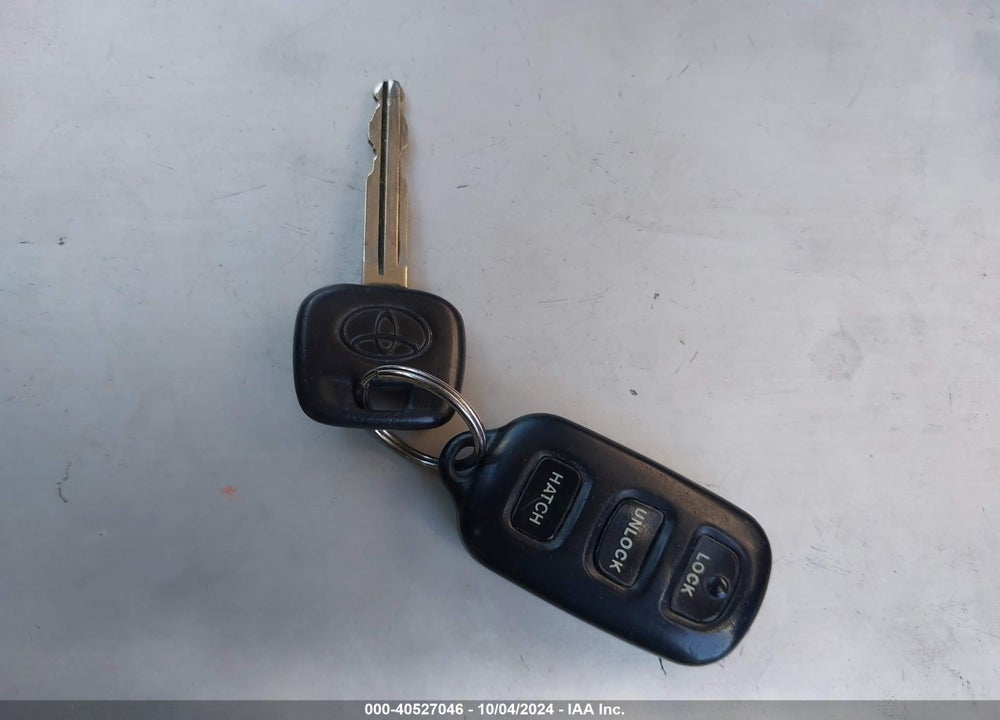 2004 TOYOTA MATRIX/XR VIN: 2T1KR32E54C201560