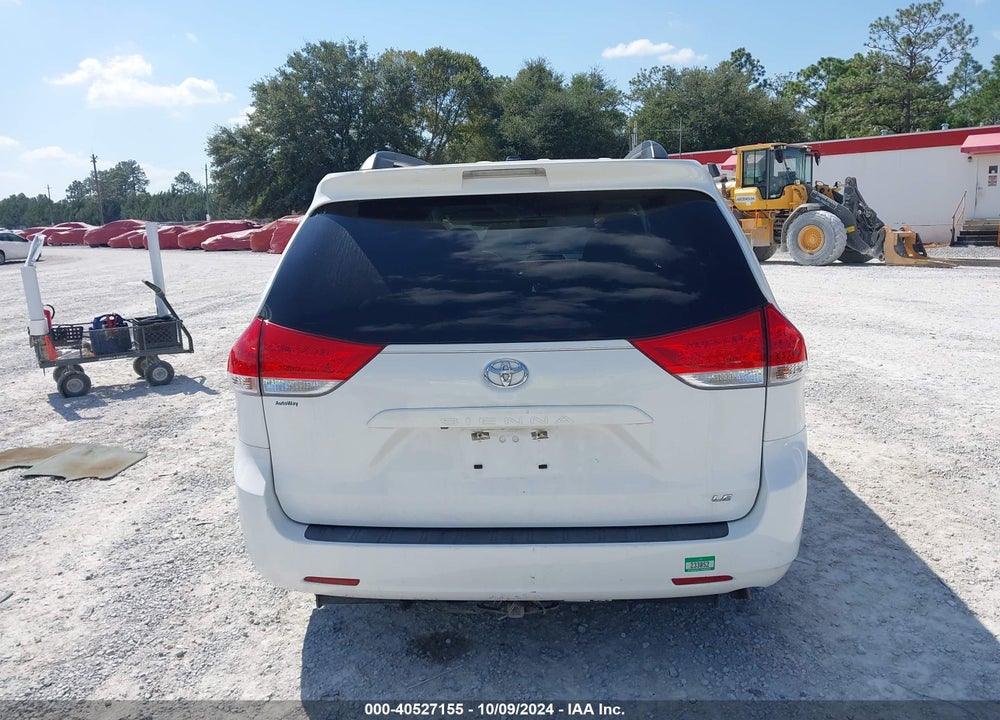 2013 TOYOTA SIENNA LE V6 8 PASSENGER VIN: 5TDKK3DC0DS307132