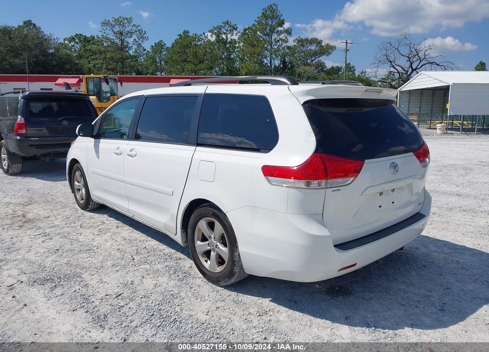 2013 TOYOTA SIENNA LE V6 8 PASSENGER VIN: 5TDKK3DC0DS307132