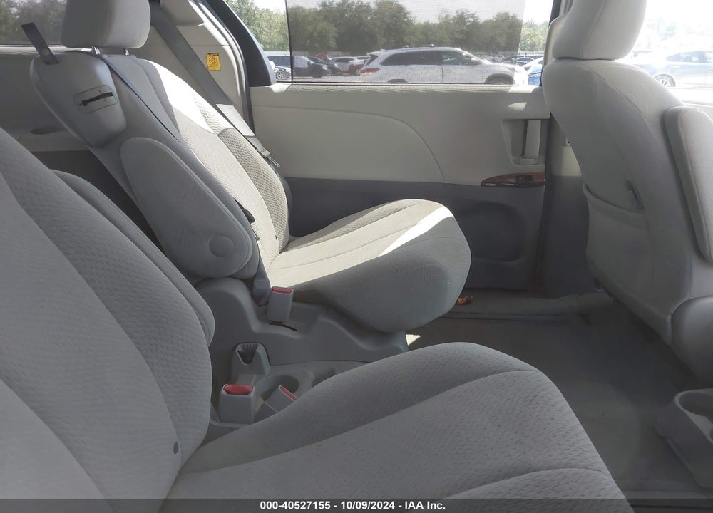 2013 TOYOTA SIENNA LE V6 8 PASSENGER VIN: 5TDKK3DC0DS307132