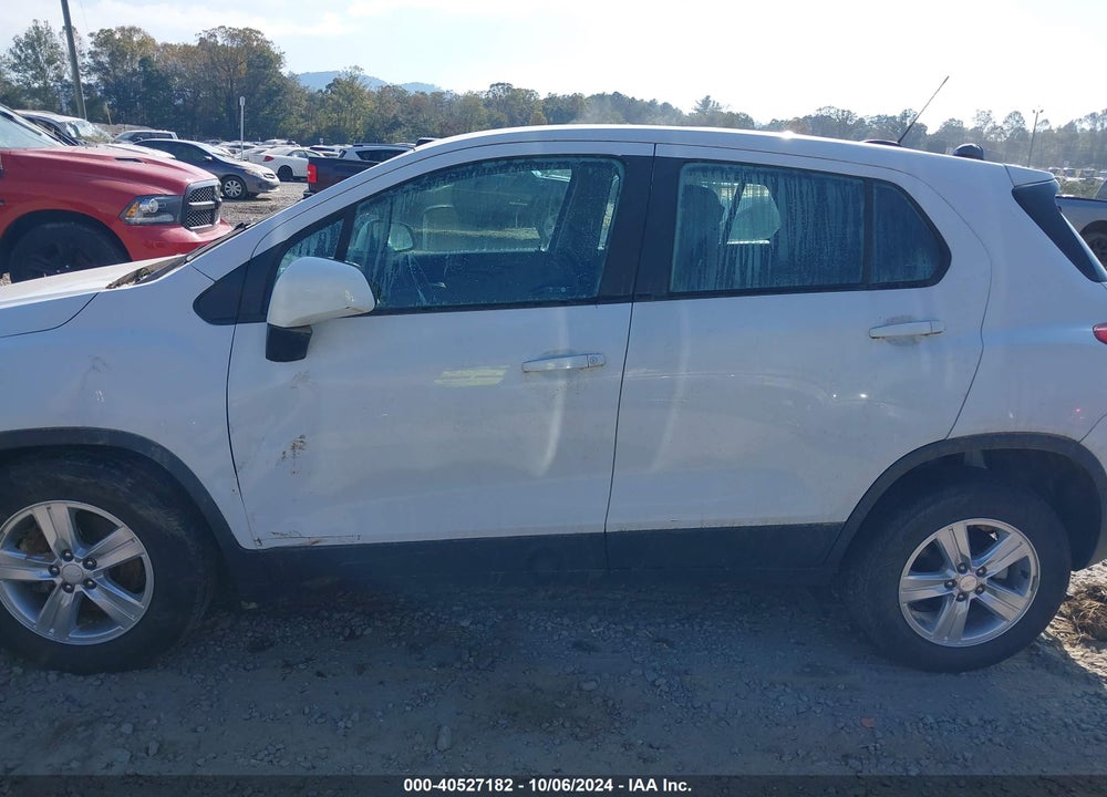 2019 CHEVROLET TRAX LS VIN: 3GNCJNSB8KL255305