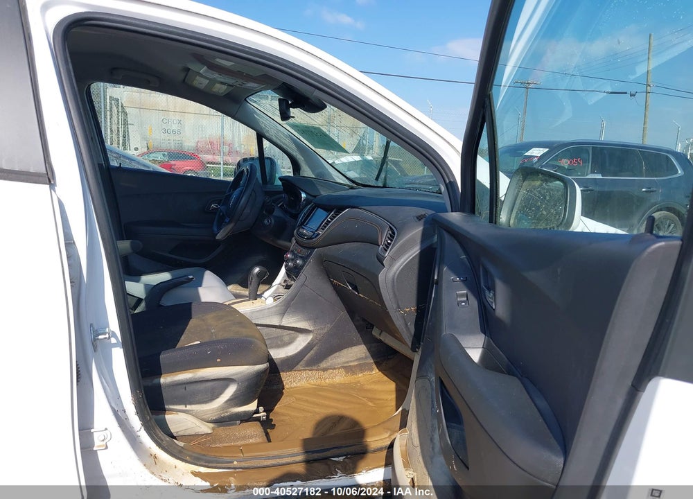 2019 CHEVROLET TRAX LS VIN: 3GNCJNSB8KL255305
