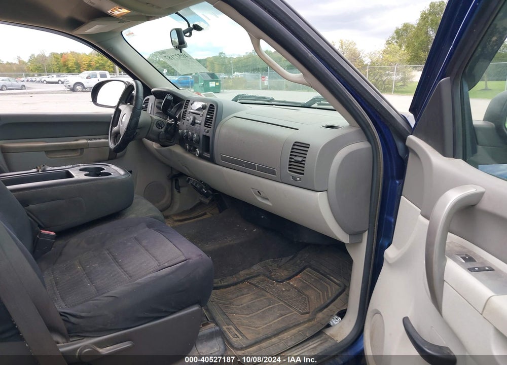 2013 CHEVROLET SILVERADO 1500 LT VIN: 1GCRKSEAXDZ132585