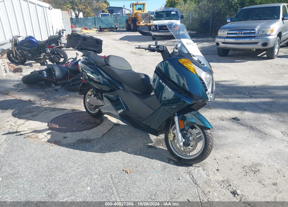 2007 VECTRIX ELECTRIC MAXI-SCOOTER VIN: SZCAAGNU5SAA01313