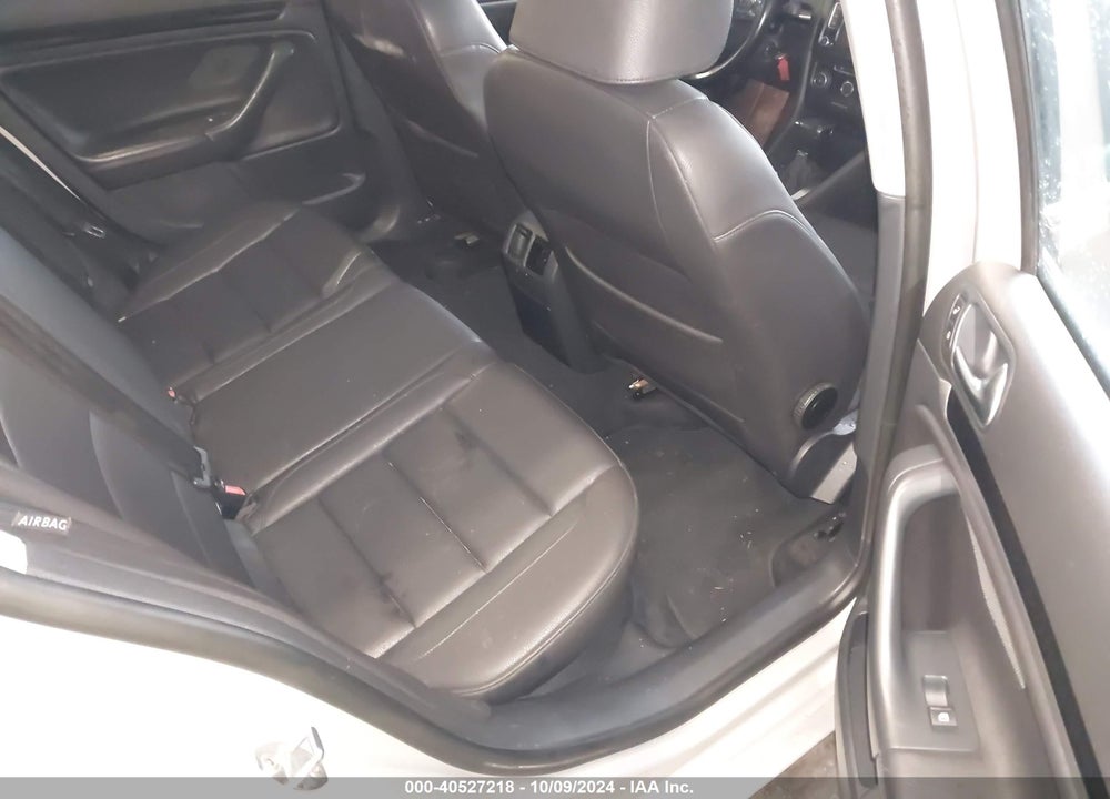 2011 VOLKSWAGEN JETTA SPORTWAGEN 2.0L TDI VIN: 3VWPL8AJXBM608858