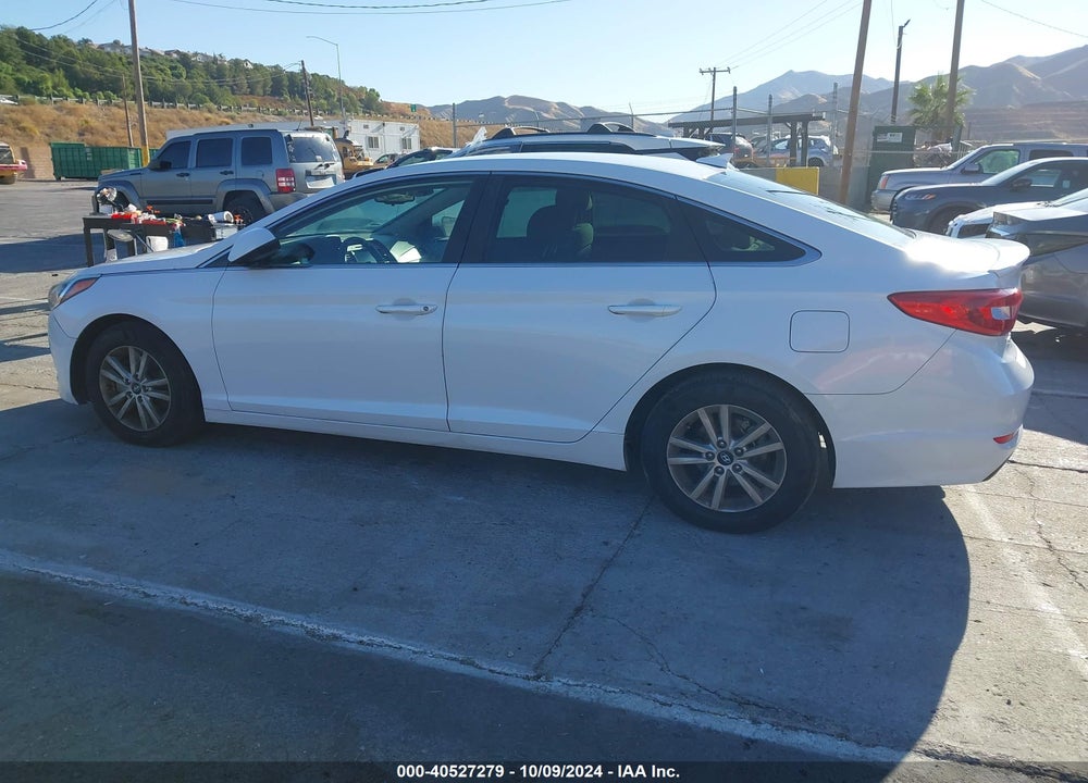 2016 HYUNDAI SONATA SE VIN: 5NPE24AF9GH271372