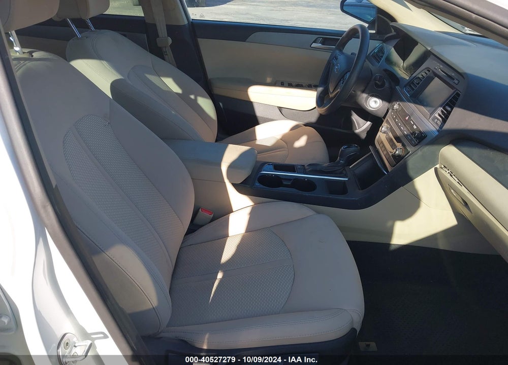 2016 HYUNDAI SONATA SE VIN: 5NPE24AF9GH271372