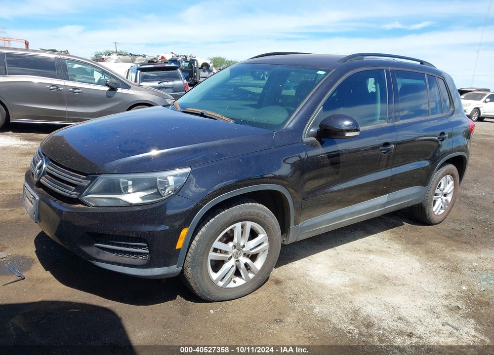 2015 VOLKSWAGEN TIGUAN S VIN: WVGAV7AX7FW557628
