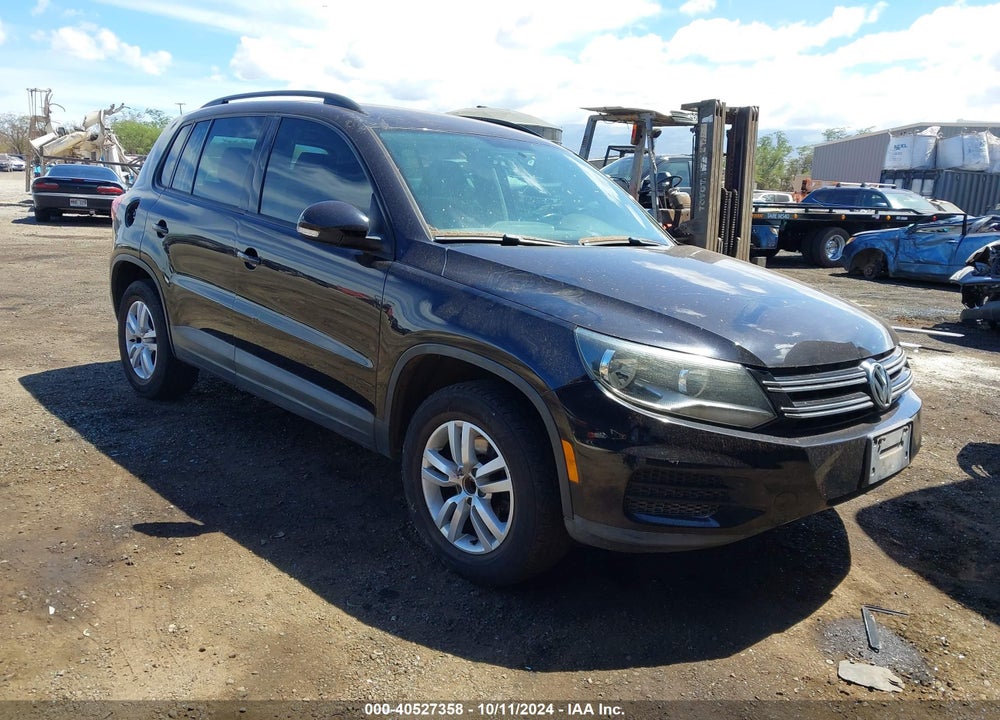 2015 VOLKSWAGEN TIGUAN S VIN: WVGAV7AX7FW557628