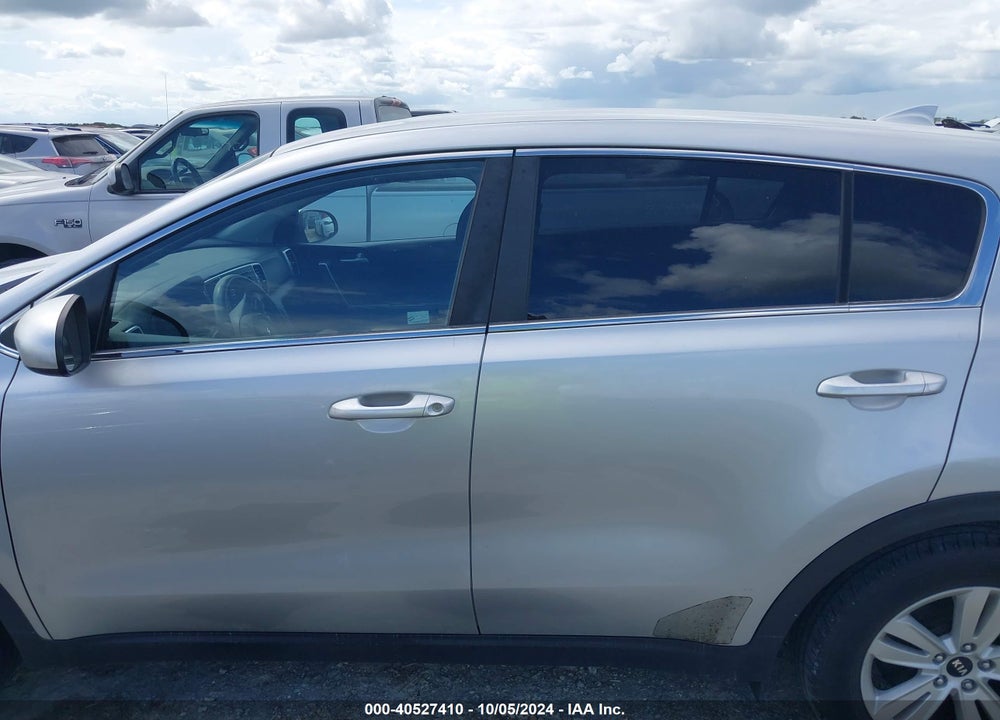 2018 KIA SPORTAGE LX VIN: KNDPM3AC8J7444748
