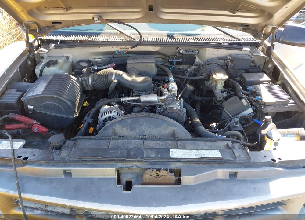 1998 CHEVROLET C1500 FLEETSIDE VIN: 1GCEC14M8WZ185810