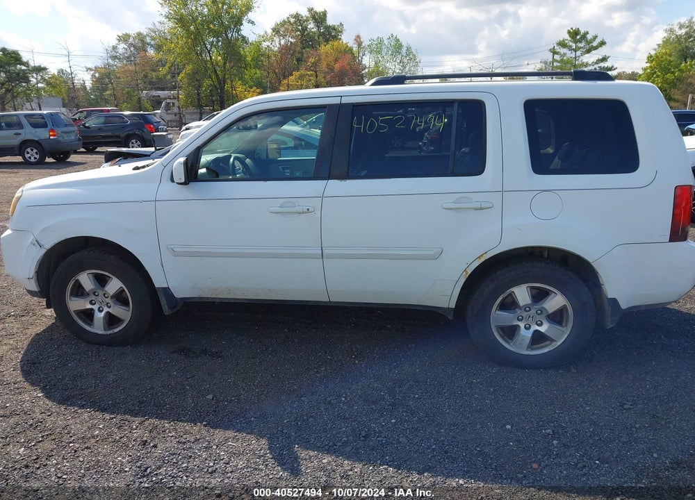 2011 HONDA PILOT EX-L VIN: 5FNYF4H58BB050495