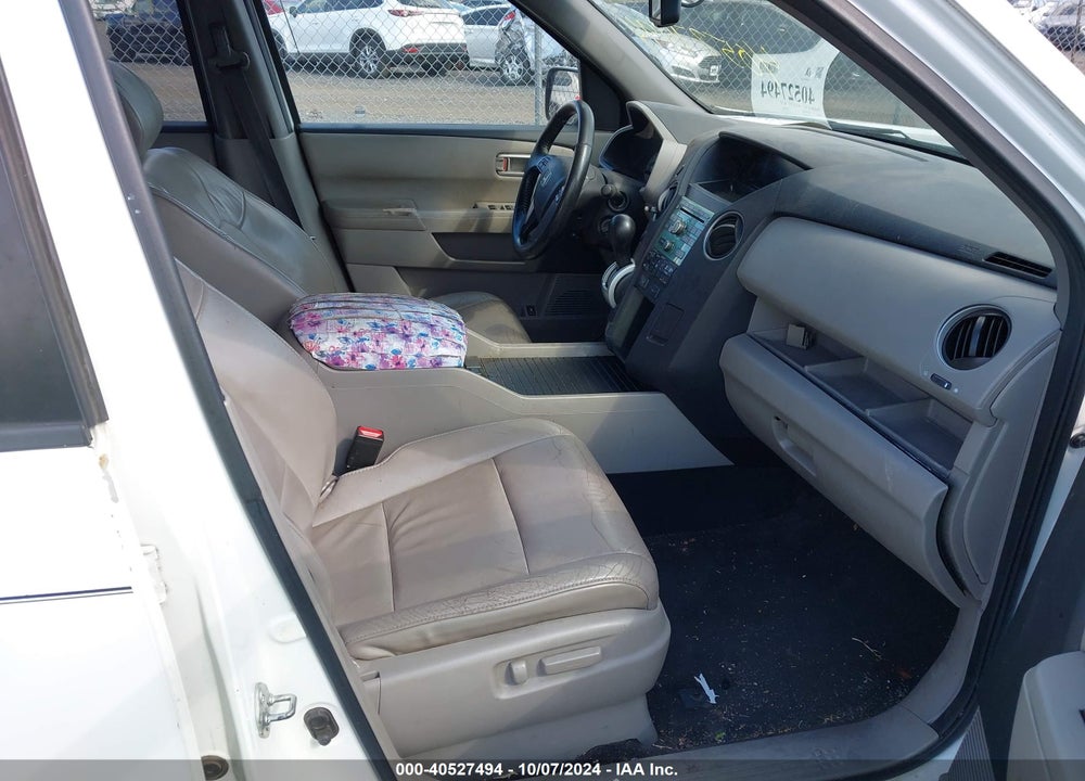 2011 HONDA PILOT EX-L VIN: 5FNYF4H58BB050495