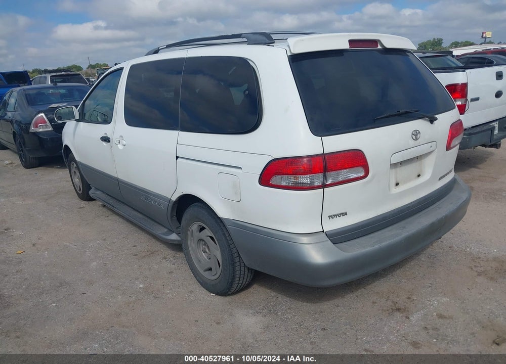 2001 TOYOTA SIENNA XLE VIN: 4T3ZF13C21U322895
