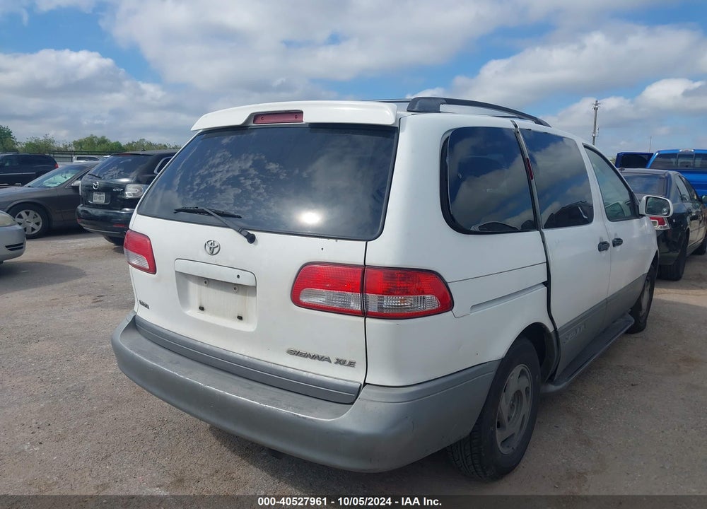 2001 TOYOTA SIENNA XLE VIN: 4T3ZF13C21U322895