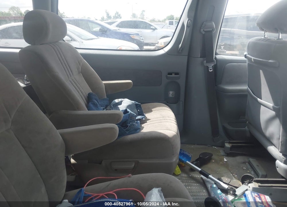 2001 TOYOTA SIENNA XLE VIN: 4T3ZF13C21U322895