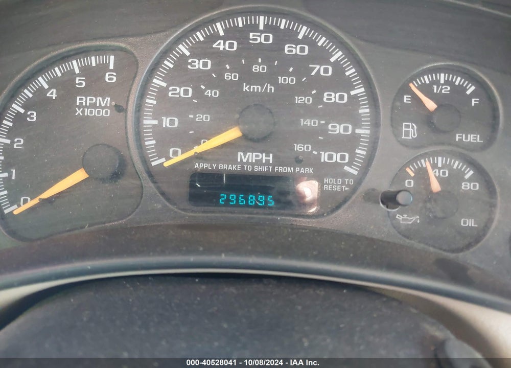 2001 CHEVROLET TAHOE LT VIN: 1GNEC13T91R144529