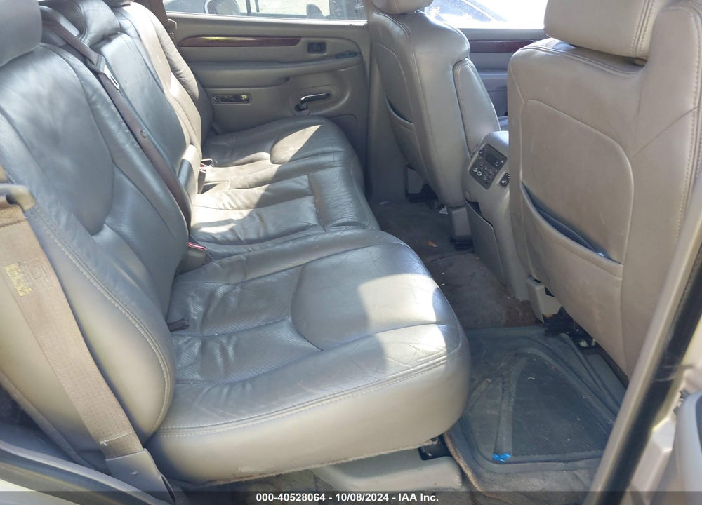 2005 CADILLAC ESCALADE STANDARD VIN: 1GYEK63N45R128958
