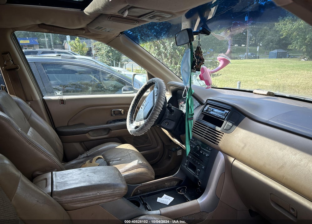 2005 HONDA PILOT VIN: 5FNYF18555B051249
