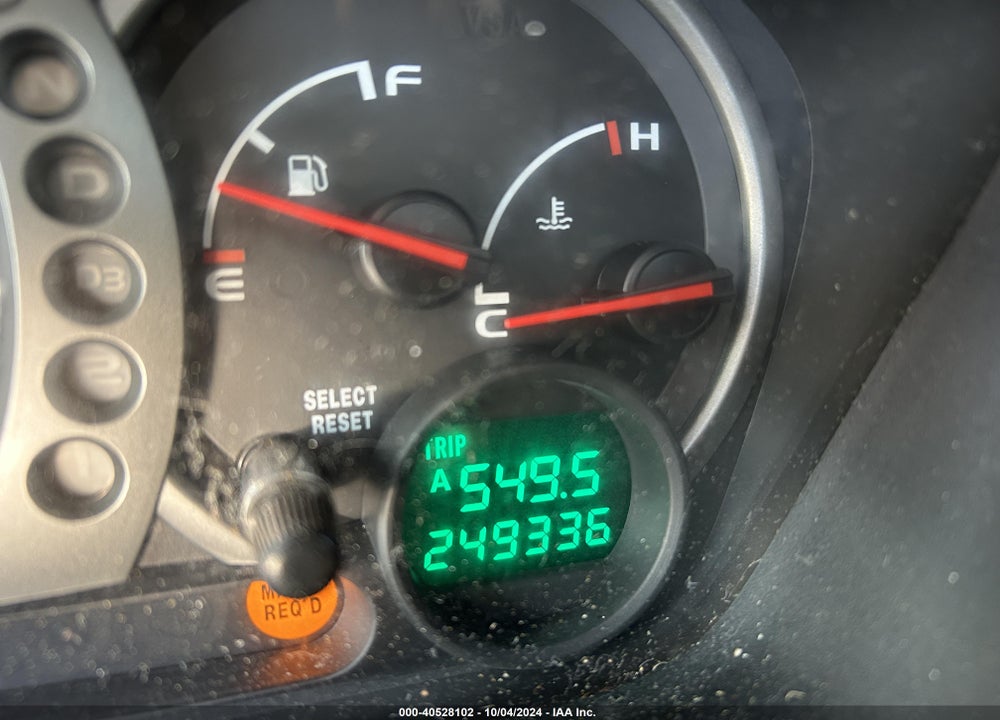 2005 HONDA PILOT VIN: 5FNYF18555B051249