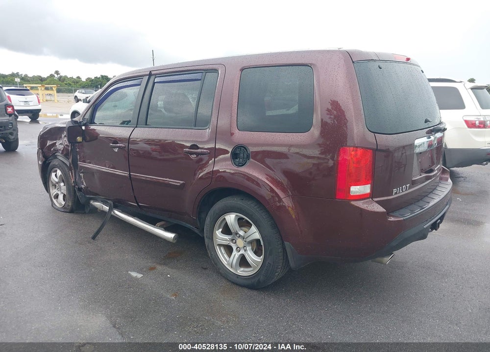 2015 HONDA PILOT EX-L VIN: 5FNYF3H56FB023490